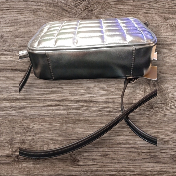 Michael Kors Silver Medium Camera Bag Crossbody Handbag, NWT - Picture 8 of 8